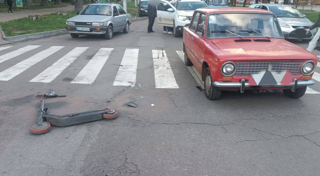 У Калуші на переході авто збило школяра (ФОТО З МІСЦЯ)