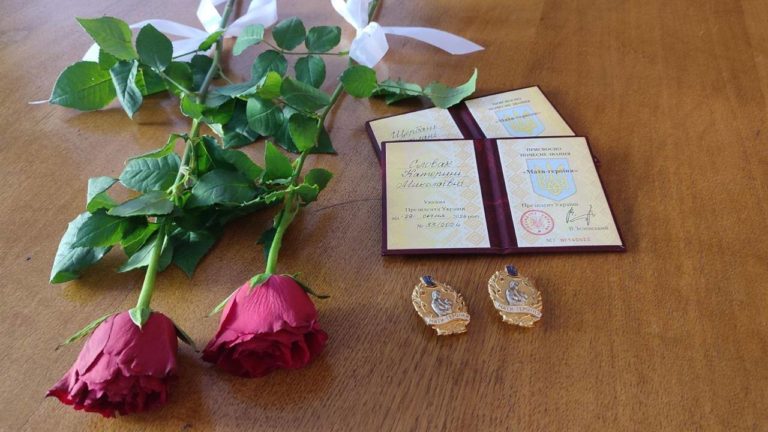 На Косівщині дві жінки отримали почесне звання “Мати-героїня” (ФОТО)