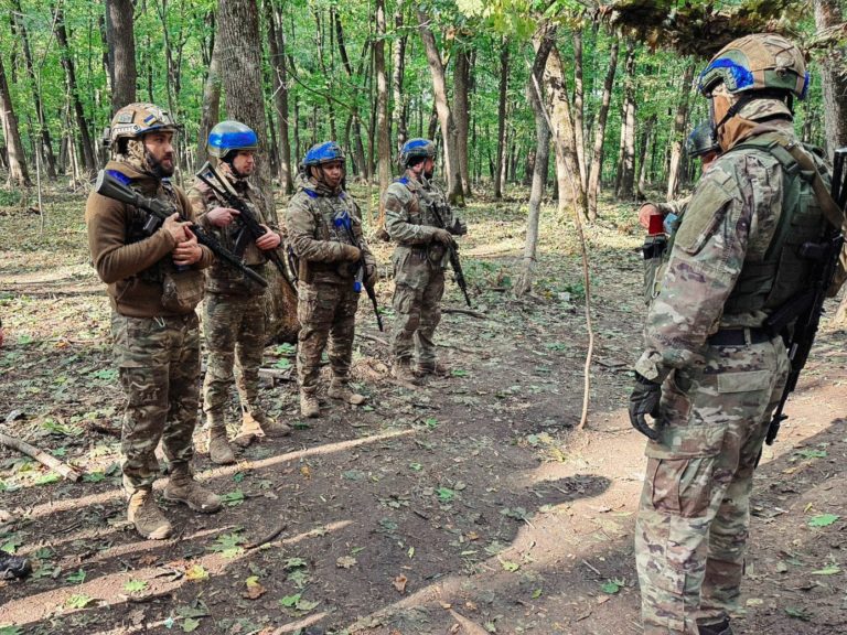 Франківських нацгвардійців відзначили нагородами на східному фронті України (ФОТО)