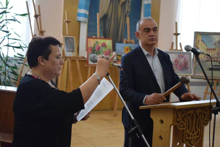 На святкуванні ювілею Франківської художньої школи зібрали понад 90 тисяч на ЗСУ (ФОТО)