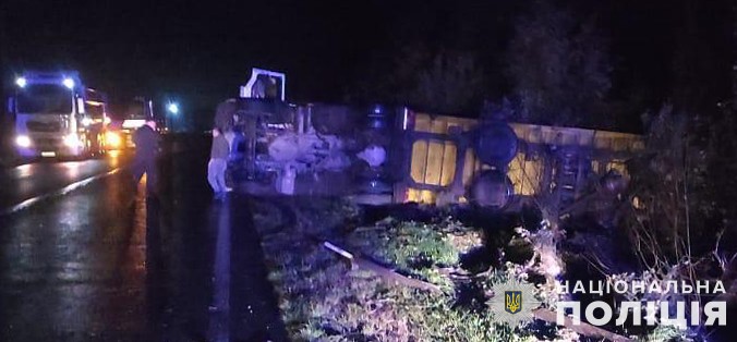 На Львівщині, внаслідок ДТП загинув водій вантажівки, родом з Прикарпаття (ФОТО)