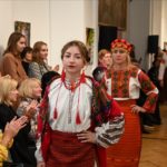 дефіле українському строю