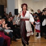 дефіле українському строю