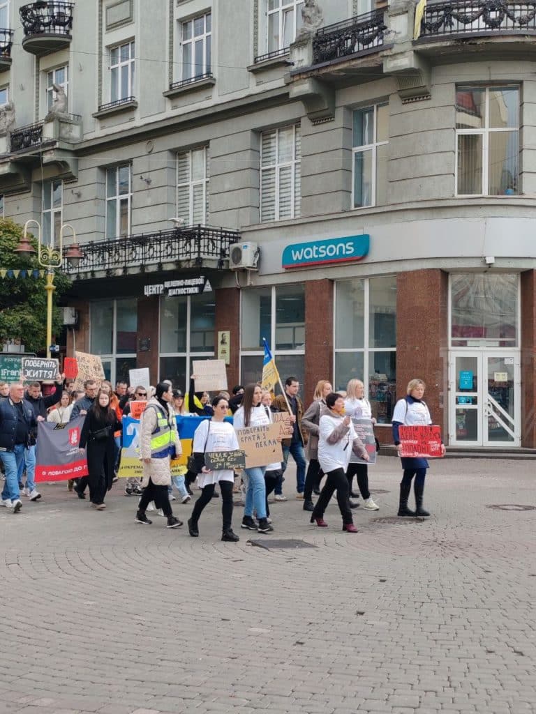 У Франківську пройшла акція-нагадування про полонених азовців (ФОТО)