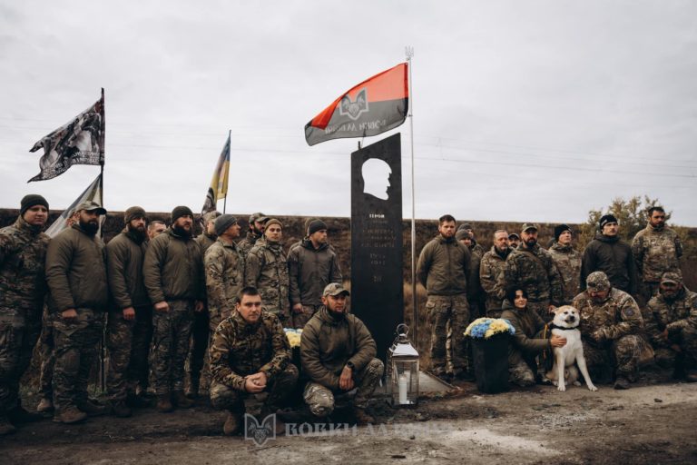 У день народження Дмитра «Да Вінчі» Коцюбайла на Донеччині відкрили пам’ятну стелу (ФОТО)