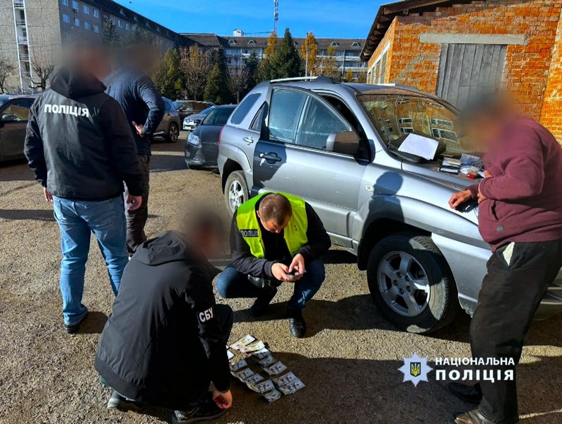 У Франківську викрили чоловіка, який через МСЕК мав допомогти “клієнту” уникнути мобілізації (ФОТО)