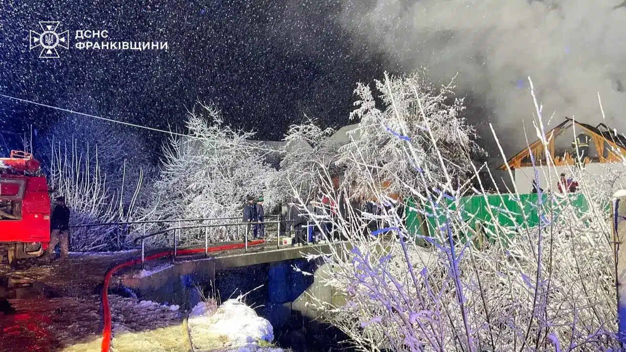 На Делятинщині горів господарський комплекс (ФОТО)