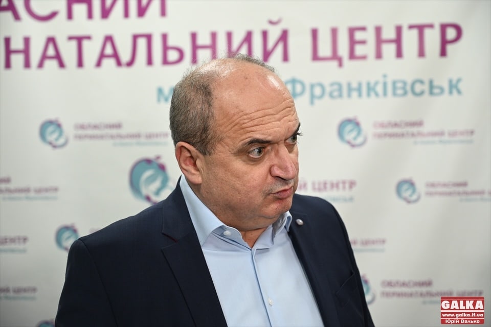 Облрада продовжила контракт із директором обласного пологового