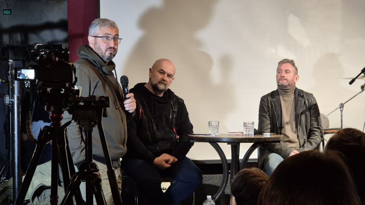 “Знецінювати культурні запити дуже неправильно”, – Сергій Жадан про концерти і кіно в час війни (ФОТО)