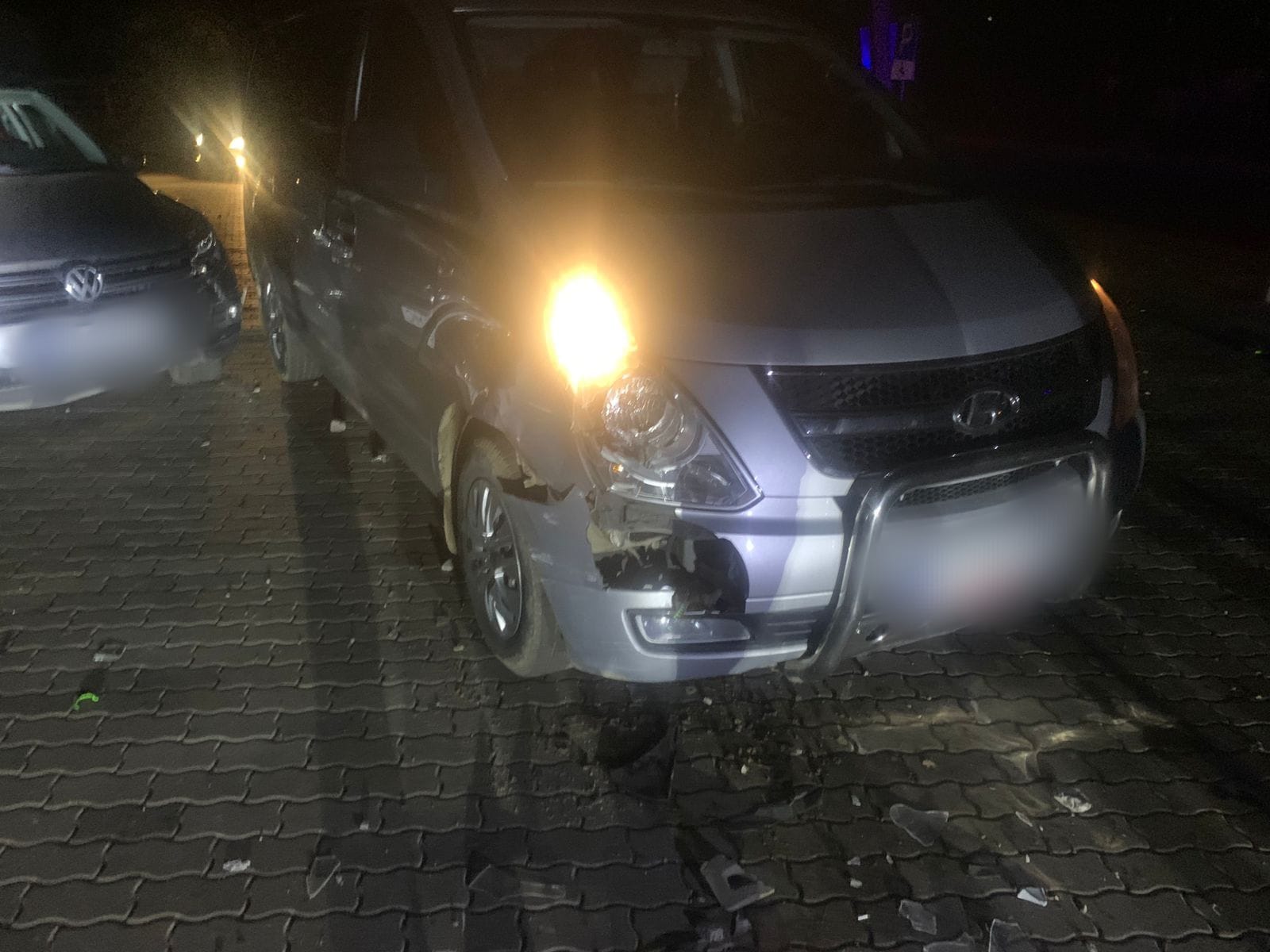 На Калущині п’яний водій заїхав в електроопору та пошкодив інший автомобіль (ФОТО)