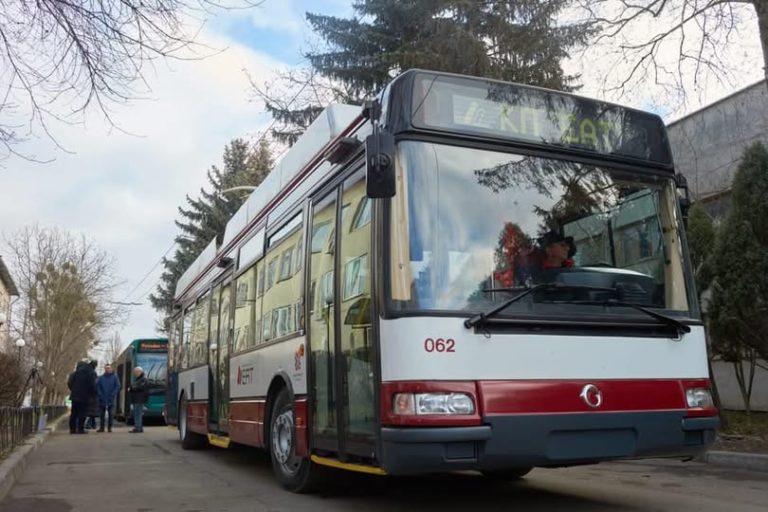 У центрі Івано-Франківська змінили маршрут тролейбусів через ДТП (МАРШРУТ)