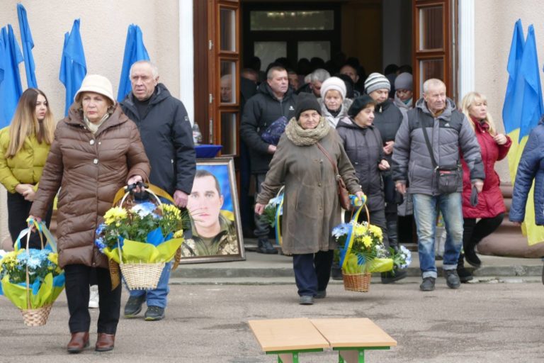 На Калущині попрощалися з воїном Миколою Деркачем (ФОТО)