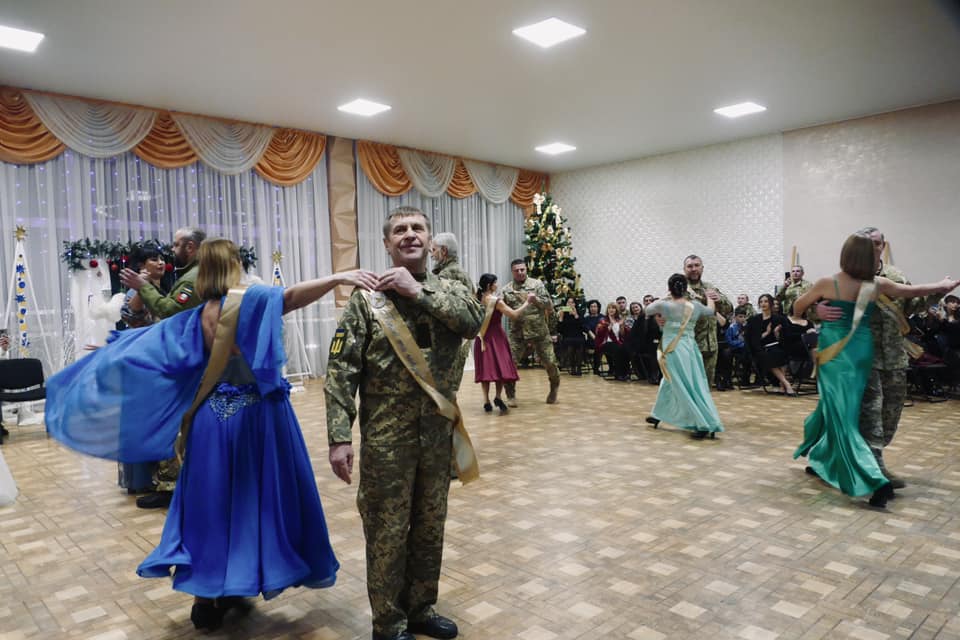 Понад 100 тисяч на РЕБ: у Калуші відбувся благодійний Різдвяний бал