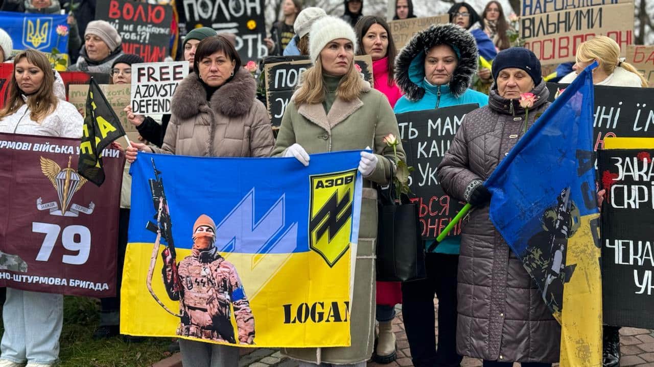 В Івано-Франківську пройшла акція-нагадування про військовополонених (ФОТО)