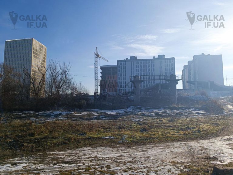 Марцінків каже, що першим проїдеться мостом на Пасічну у серпні, але спершу його треба опустити