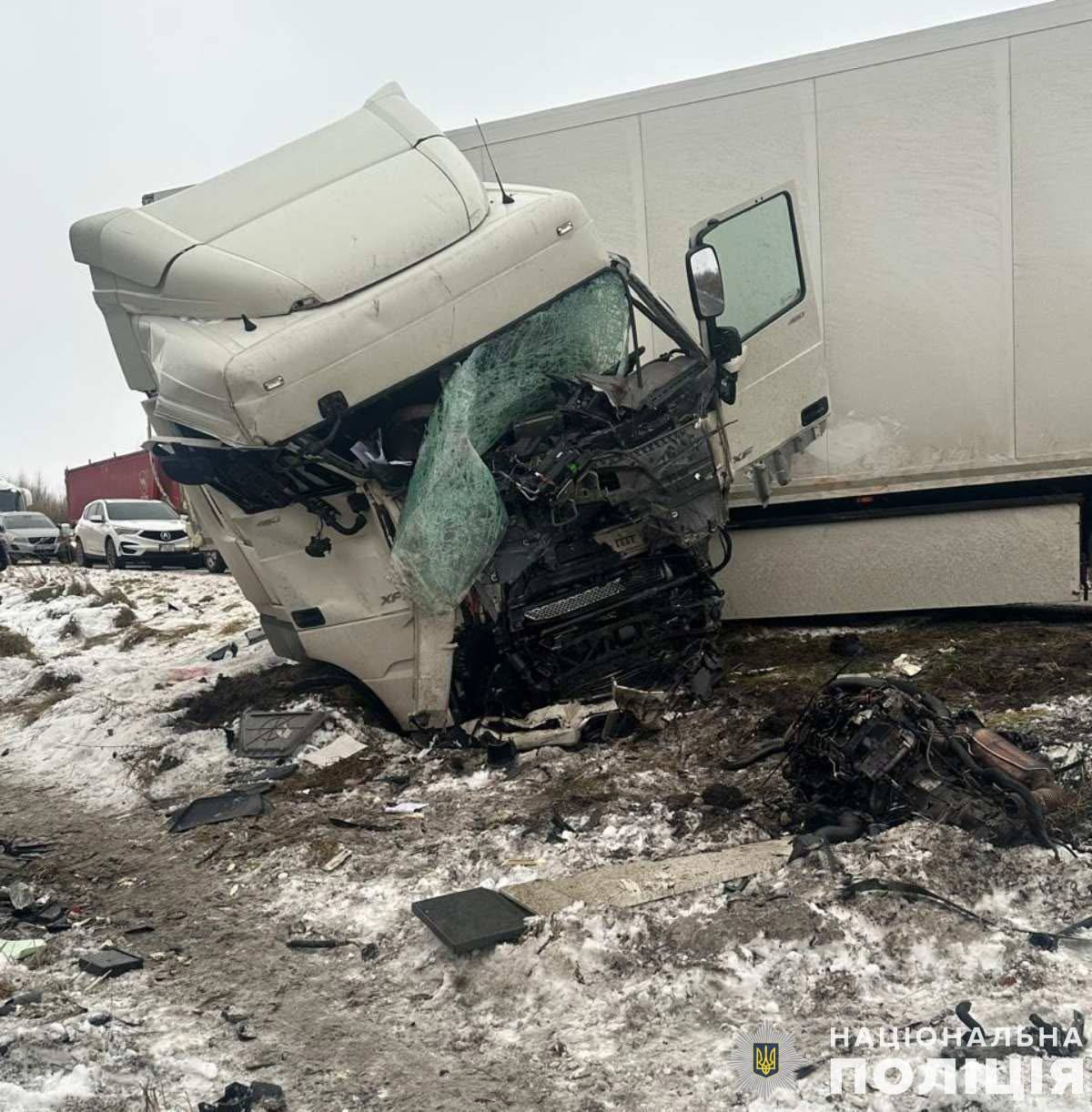 Поблизу Львова нетверезий водій BMW вчинив потрійну ДТП, в якій загинуло семеро осіб (ФОТО)