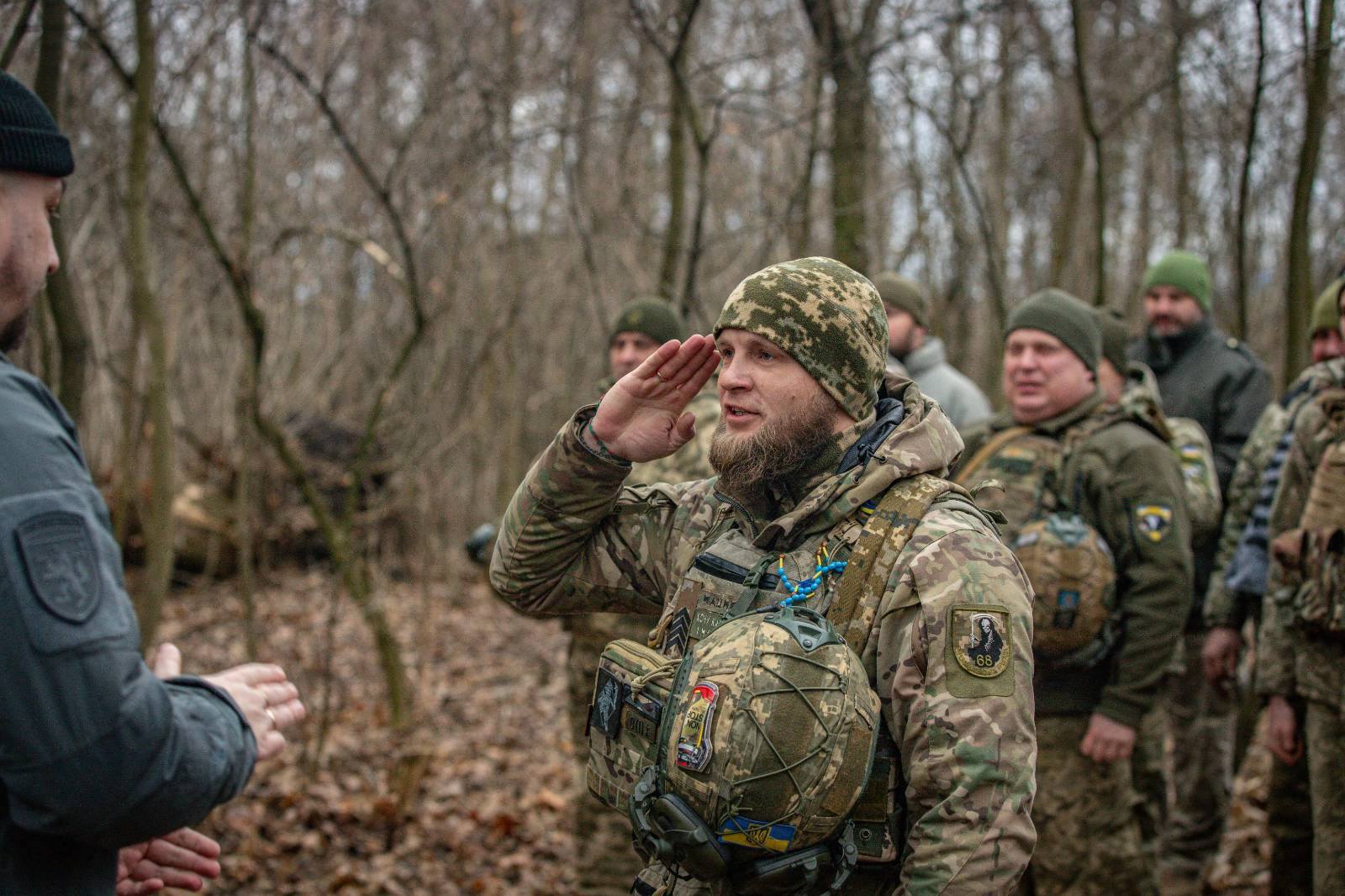 Прикарпатський військовий “Мацик” отримав “Золотий хрест” за збитий російський безпілотник та пошкоджений гелікоптер (ФОТО)