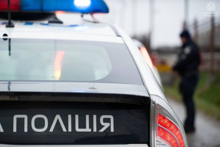 У Крихівцях чоловік випав із вікна багатоповерхівки: поліція з’ясовує обставини події