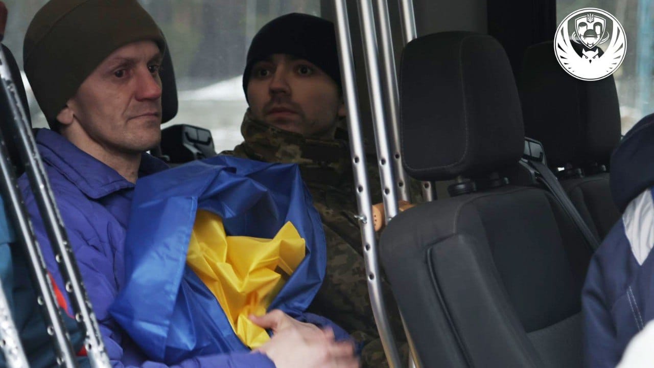 До України повернули 25 важкохворих та поранених полонених (ФОТО)