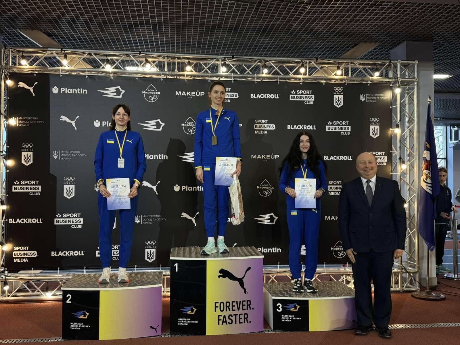 Прикарпатські легкоатлетки вибороли “срібло” та “бронзу” на чемпіонаті України (ФОТО)