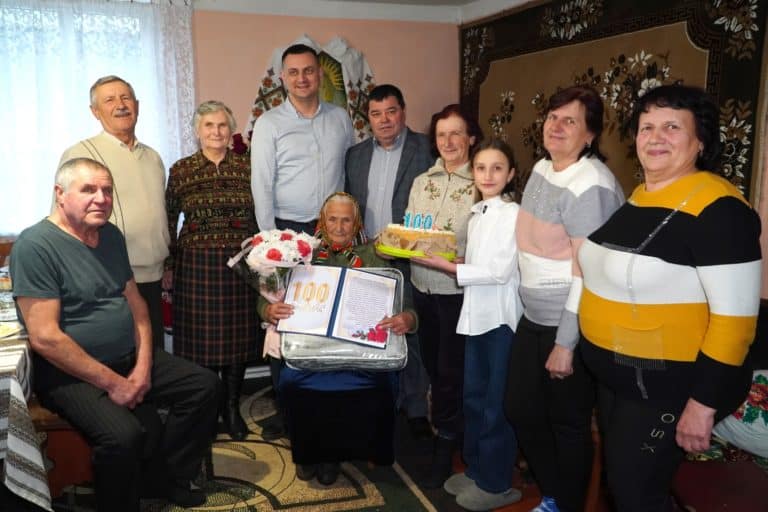 Мати-героїня Аксенія Волосянко зі Старого Лисця відзначила 100-річний ювілей (ФОТО)