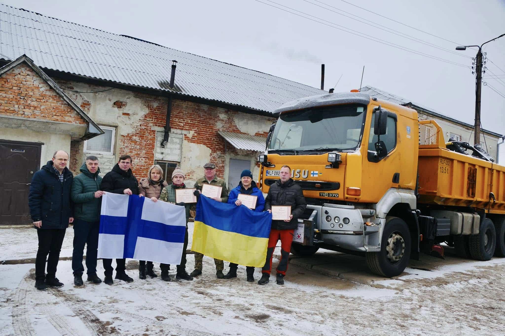 Калуш отримав від побратимів з Фінляндії комунальну техніку та спецодяг на 2,5 мільйона гривень (ФОТО)