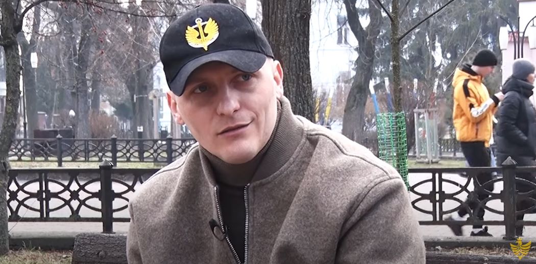 “Били струмом та спускали собак”, – морпіх Іван Сметанюк з Прикарпаття про 29 місяців полону (ВІДЕО)