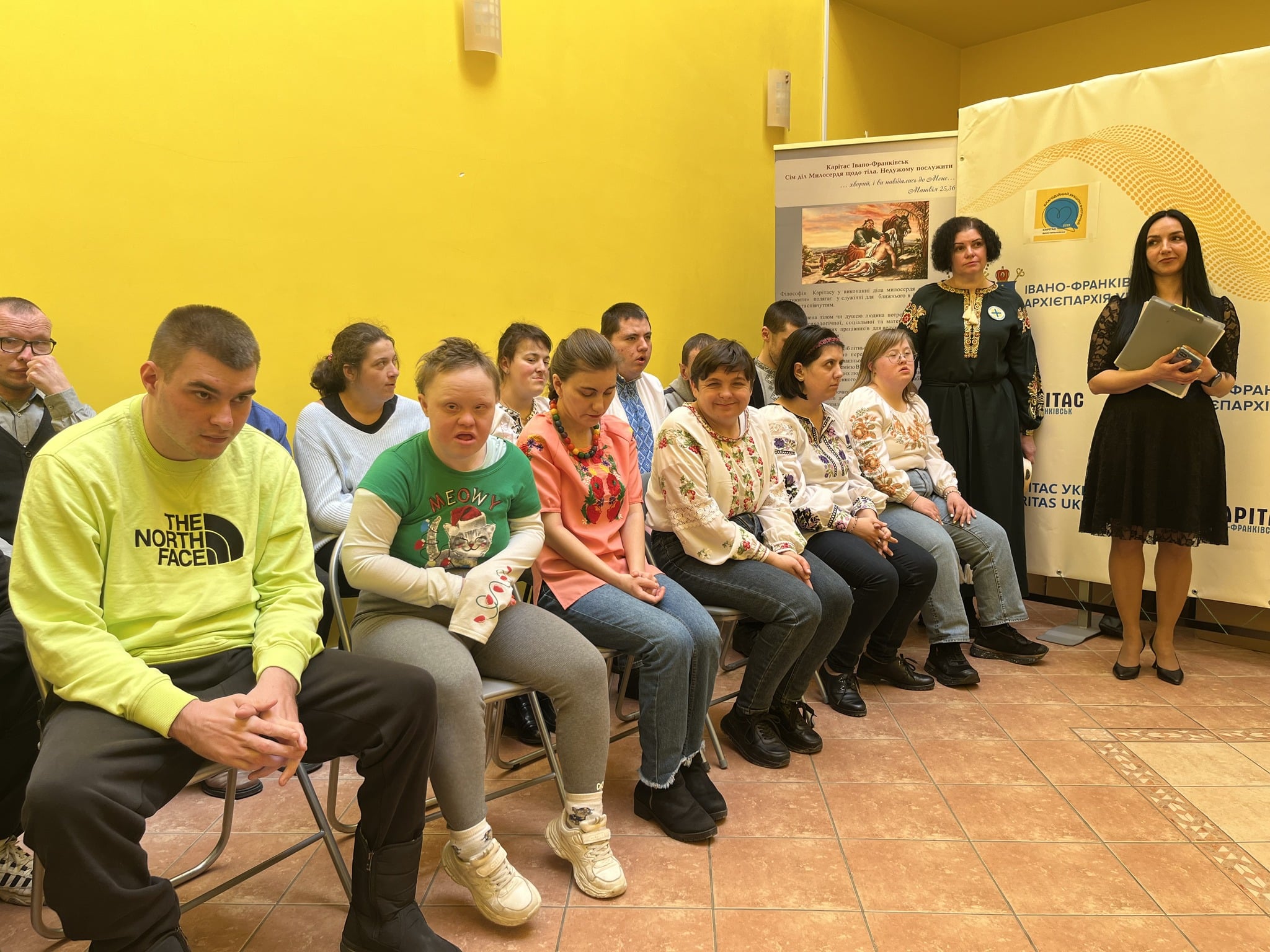 Франківський “Карітас” зібрав на аукціоні понад 250 тисяч гривень на табір для молоді з інвалідністю (ФОТО)