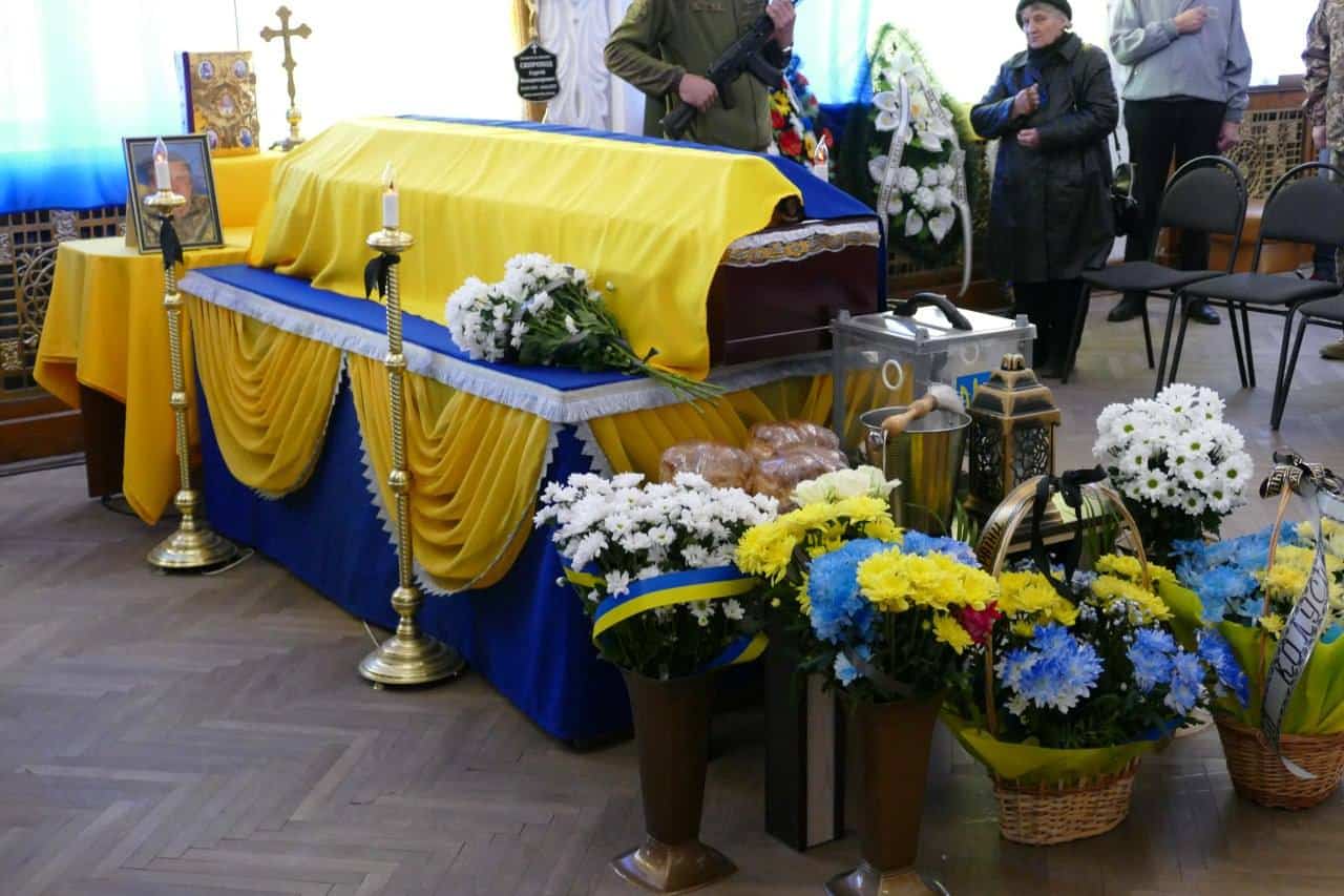 У Калуші попрощалися з 31-річним Сергієм Скороходом, який загинув на Покровському напрямку (ФОТО)