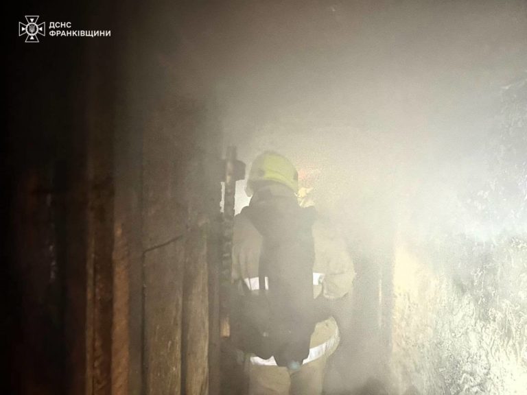 У Франківську на пожежі виявили тіло чоловіка, ймовірно безхатька