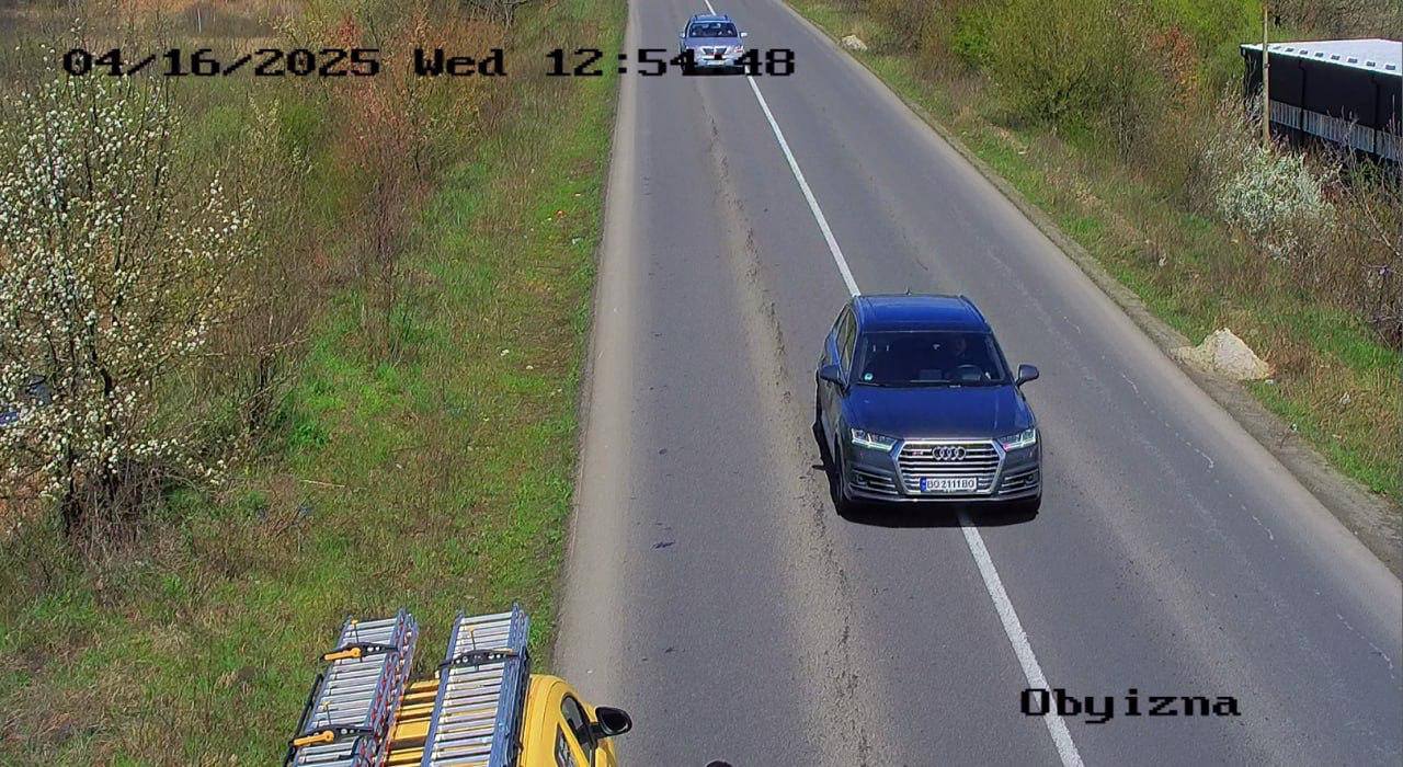 На виїзді з Калуша запрацювали камери з розпізнаванням номерних знаків (ФОТО)