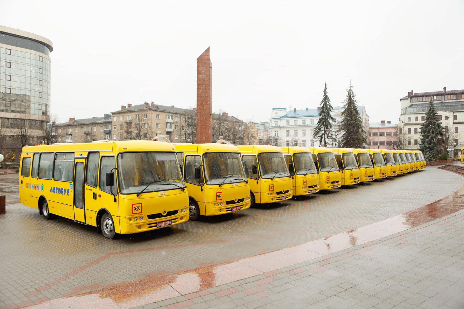 Прикарпатські школи отримають 13 автобусів для дітей з особливими освітніми потребами на майже п’ять мільйонів, – Онищук