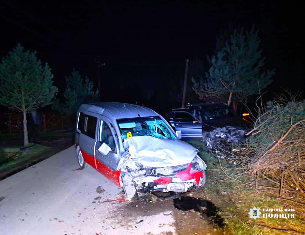 На Долинщині 16-річний водій Mercedes “на зустрічній” зіткнувся з Opel: травмовані троє людей (ФОТО)