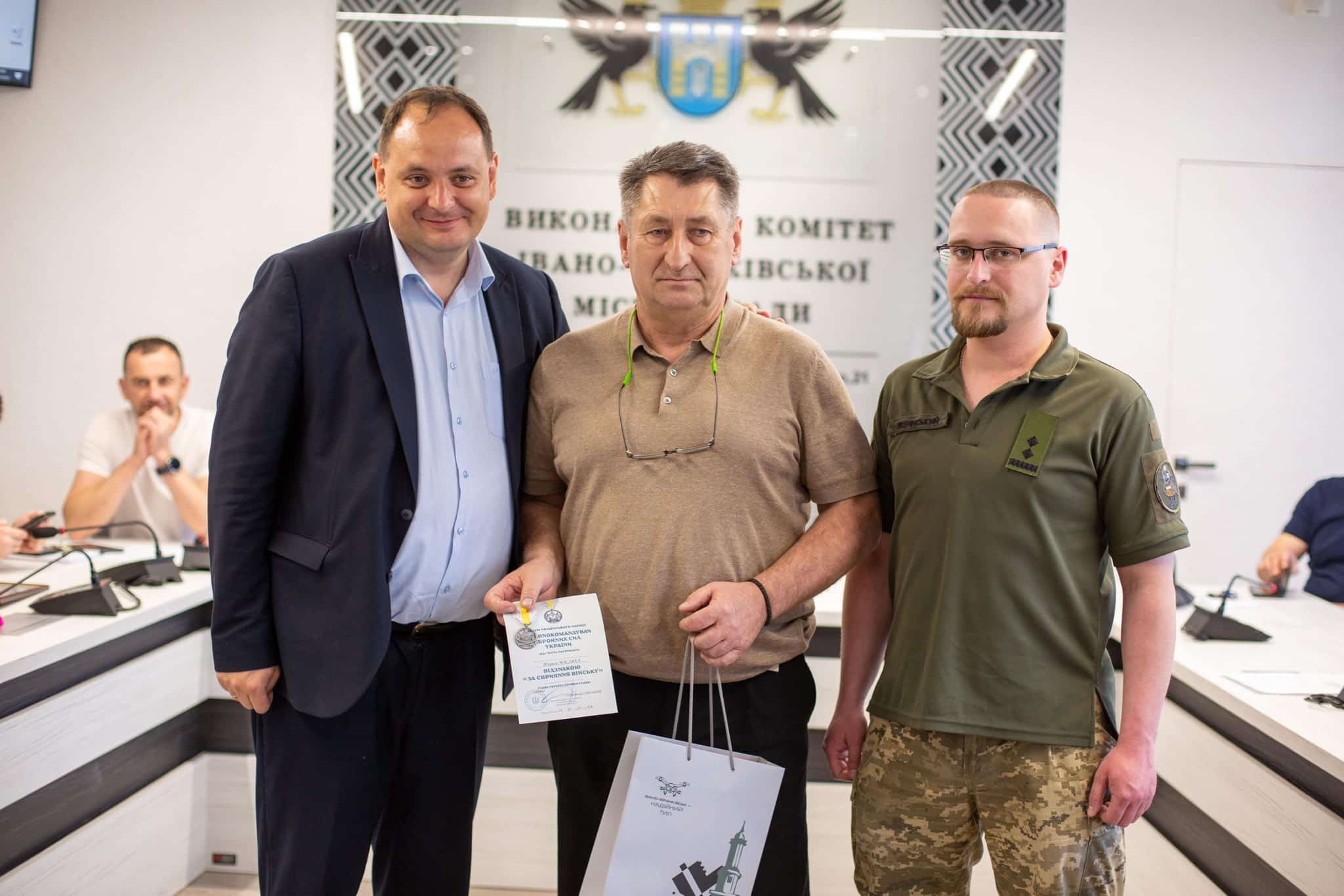 Головний лікар ЦМКЛ Тарас Масляк отримав нагороду від Головнокомандувача ЗСУ (ФОТО)