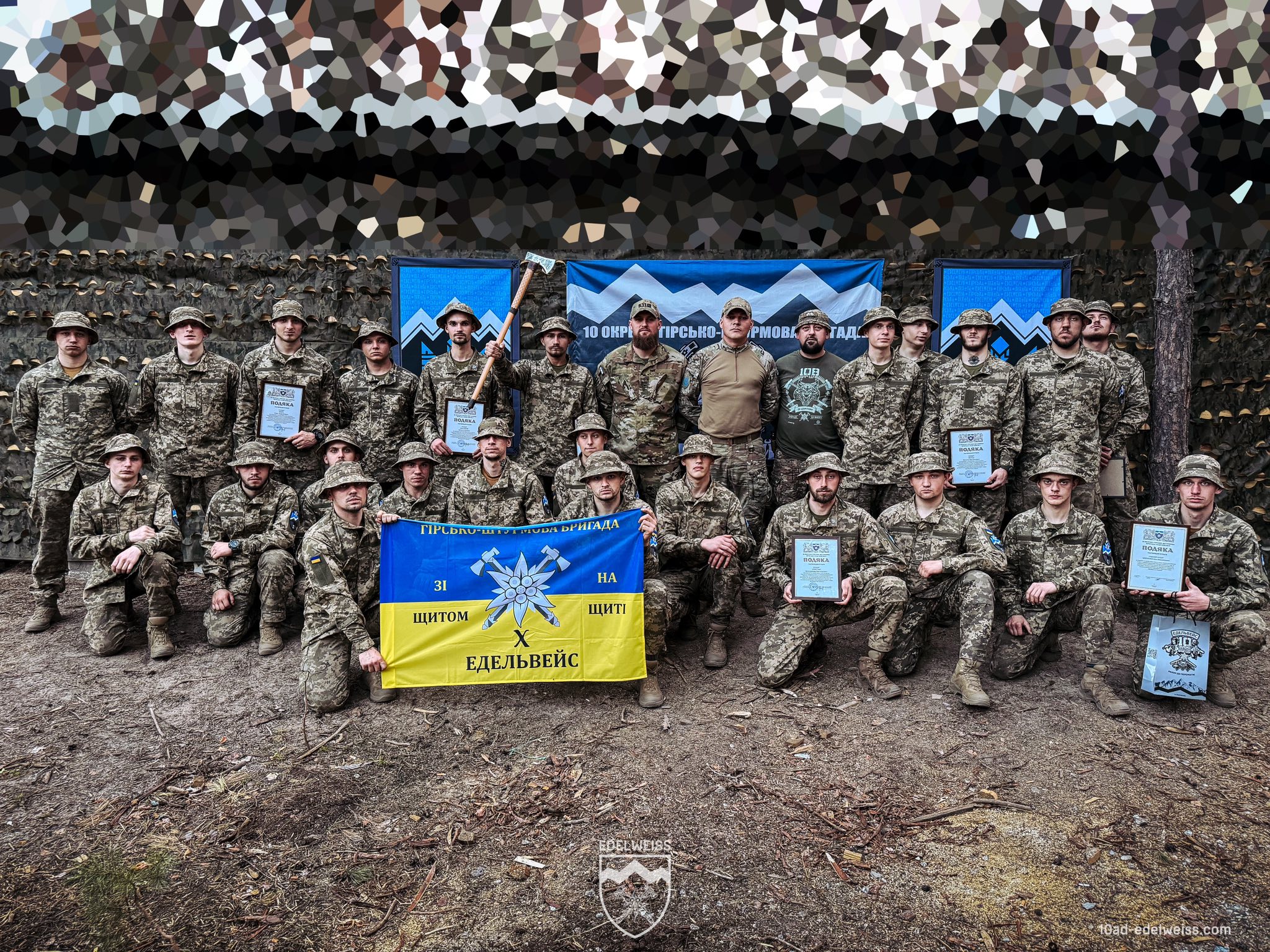 Молоде поповнення “Едельвейсу”: 10 гірсько-штурмова бригада провела перший стрій нових контрактників (ФОТО)
