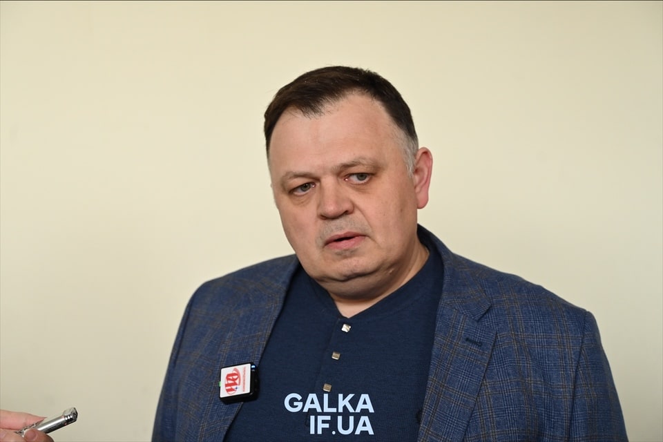 З новим спортзалом, але без власного укриття: директор Делятинського ліцею розповів про здобутки та виклики навчального закладу (ФОТО)