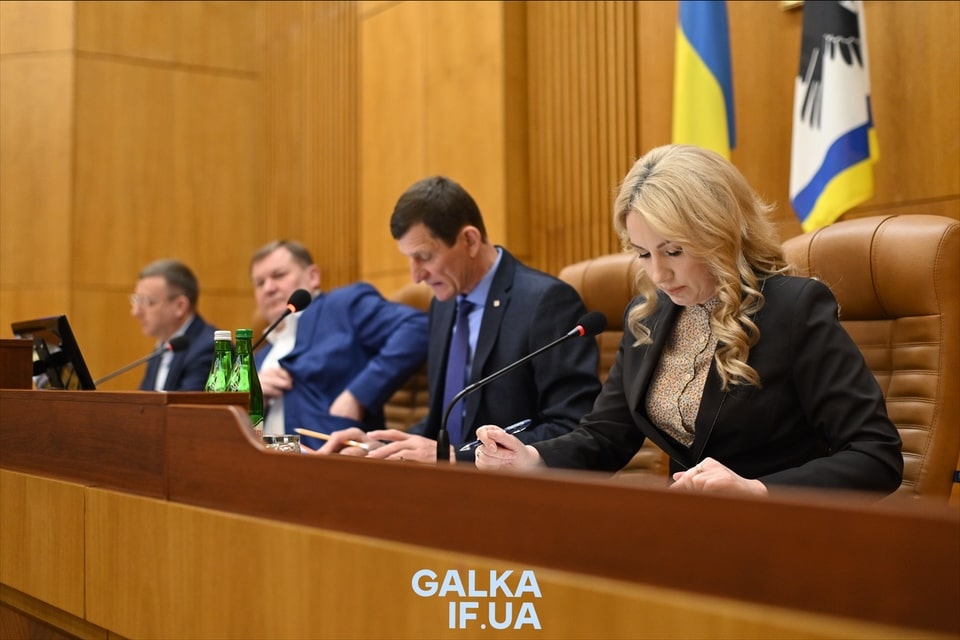 Дискусії, компроміси та історична справедливість: Франківська облрада частково передала УГКЦ санаторій “Карпатські мрії”