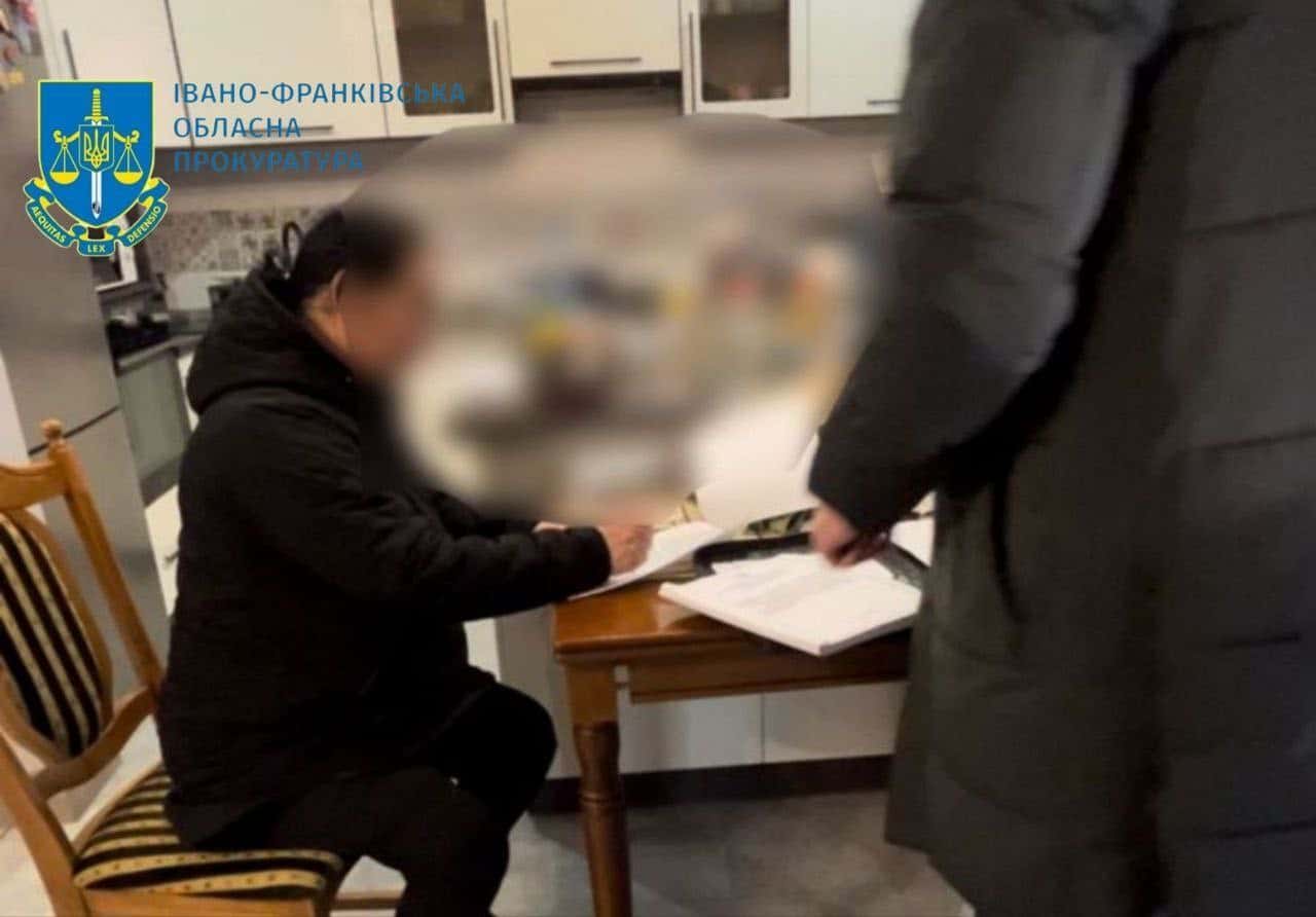На Прикарпатті судитимуть шахрайку, яка видурила у клієнтів майже 50 мільйонів гривень (ФОТОФАКТ)