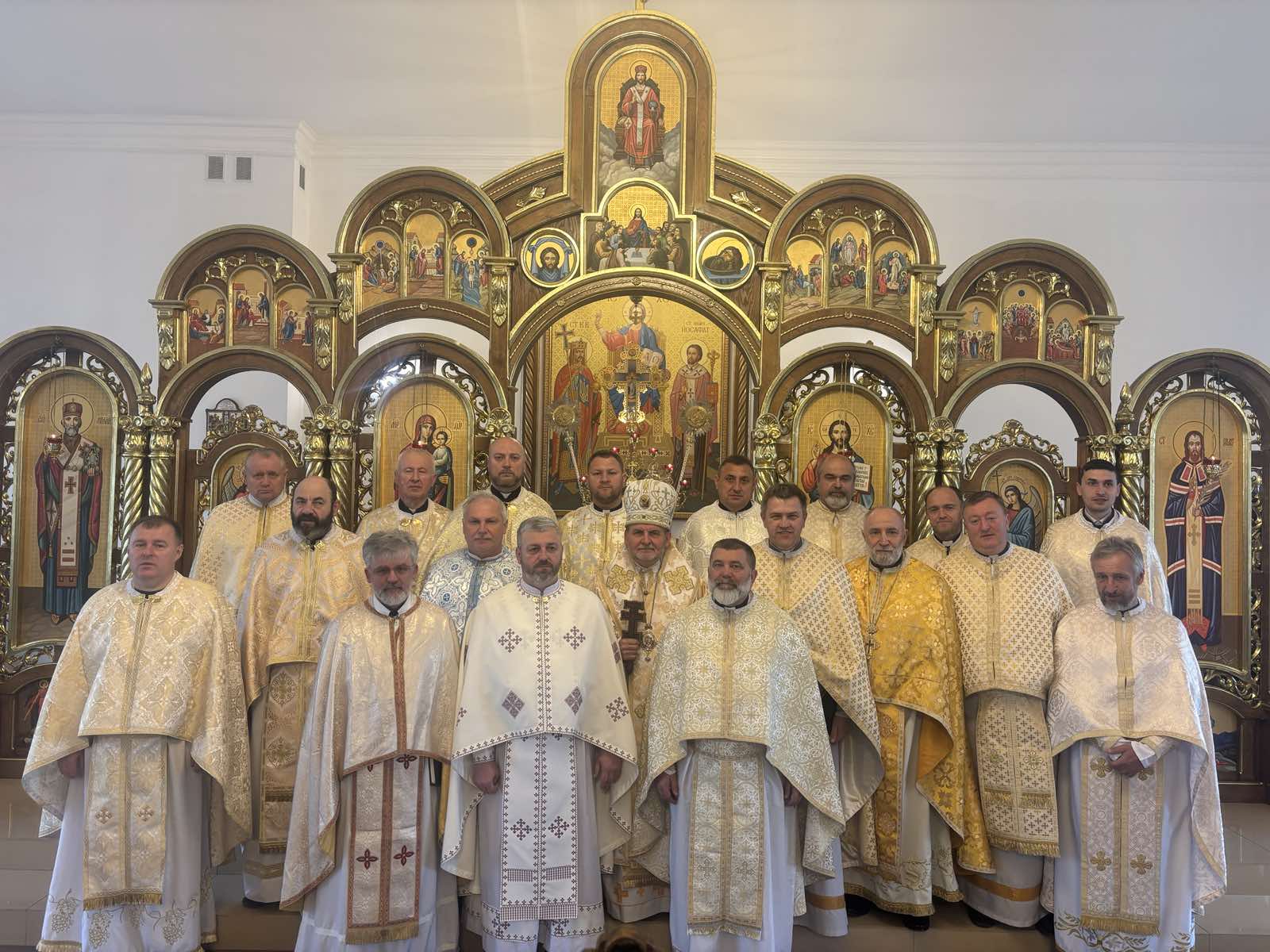 Специфічне служіння: у Франківську священники-екзорцисти підвищували кваліфікацію (ФОТОФАКТ)