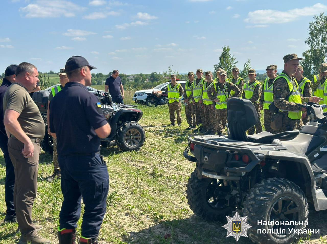 Поліція розширила радіус пошуків зниклого 5-річного Кирила у лісі на Коломийщині (ФОТО)