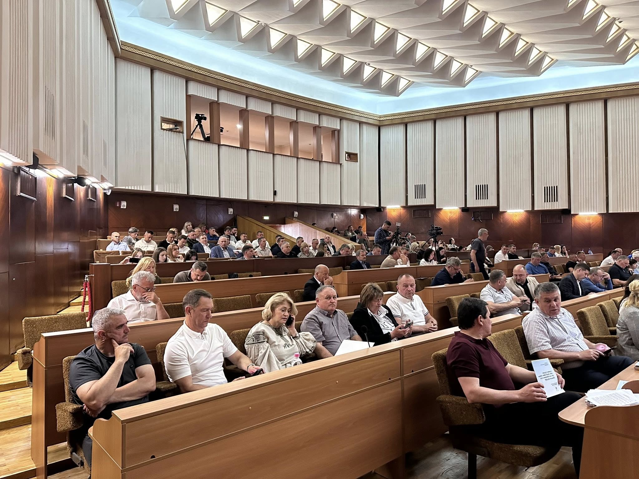 Ліквідація «Карпатських мрій»: депутати сперечалися через склад комісії, але рішення ухвалили