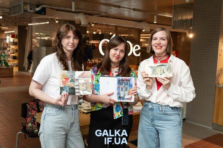 «Родина пов’язана кров’ю, а ми — маркерами»: як франківська спільнота Urban Sketchers малює, дружить і надихається містом (ФОТО)
