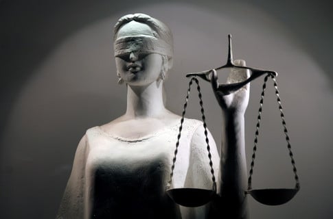 Адвокат з Калуша взяв 1300 доларів “для судді”, але лишив їх собі: ВАКС виніс вирок