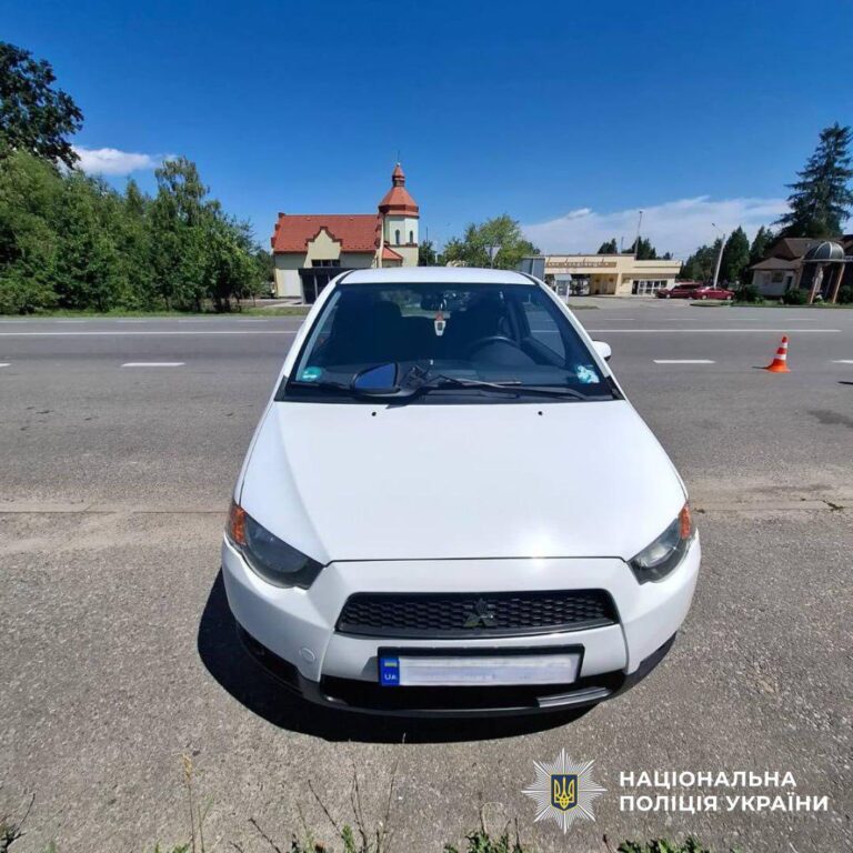 У Чукалівці водійка Mitsubishi збила пенсіонерку на пішохідному переході (ФОТО)