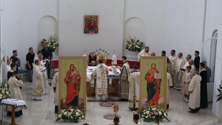 Голова УГКЦ освятив храм Всіх Святих Українського Народу у Делятині (ФОТО)