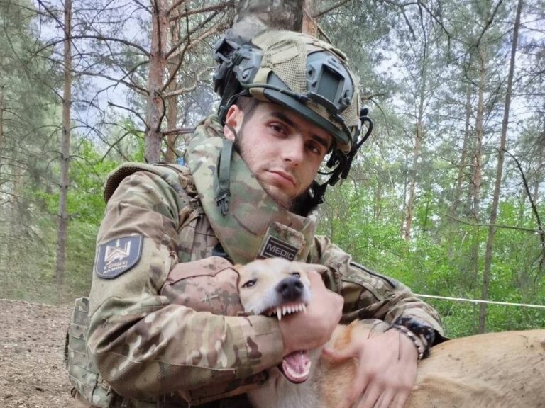 “Якщо нація не здатна об’єднатися у важкий момент — то чи заслуговує на існування?”: інтерв’ю з бойовим медиком 1 ОШП