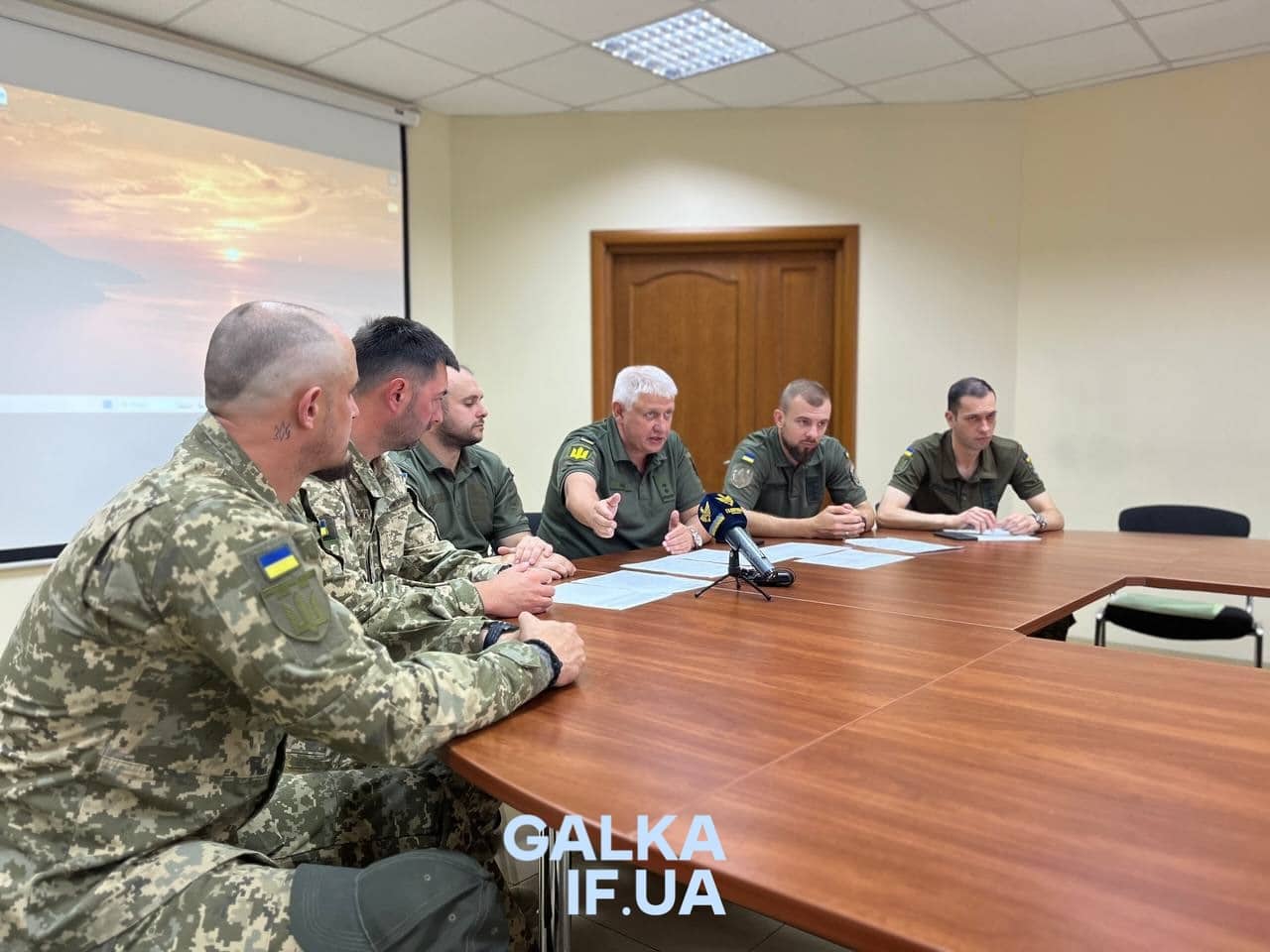 Більше бригад та спеціальностей: яким було півріччя набору за “Контракт 18-24” на Прикарпатті