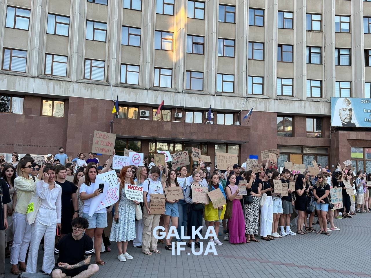 “Не все підтримую на плакатах, але вийшли з хороших намірів”: Марцінків прокоментував акцію проти закону 12414