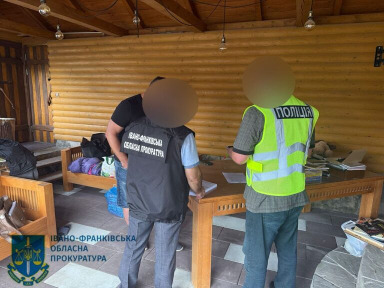 Директора фірми підозрюють у привласненні понад 2 млн грн на ремонті бази “Заросляк” (ФОТО)
