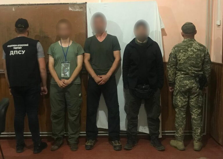 На Верховинщині затримали трьох чоловіків, які хотіли нелегально перетнути кордон із Румунією